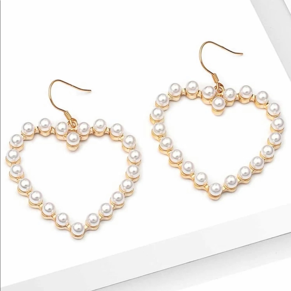 • Gemma •  Faux Pearl Heart Earrings - Picture 3 of 4